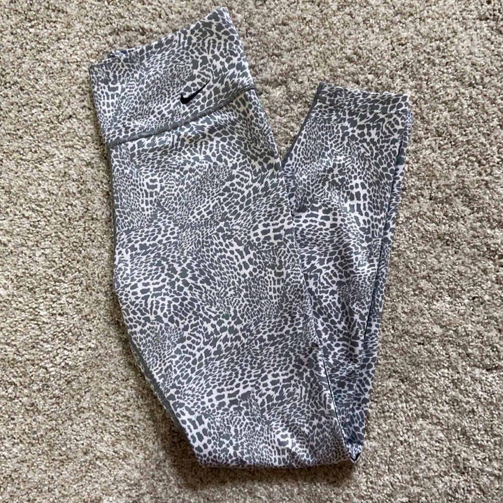 Nike high rise cheetah print leggings
